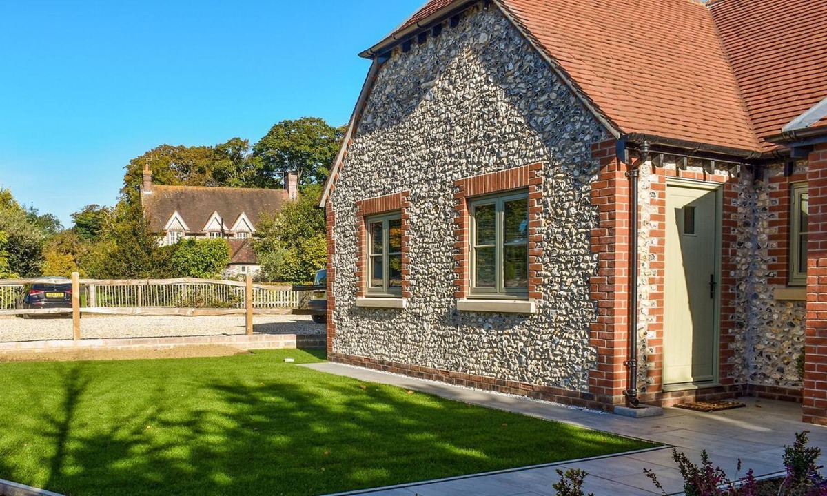 The Lodge At Flintstone Cottages Chichester Goodwood | Boxgrove