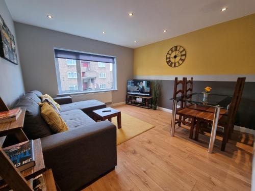 Excellentstays | Stanwell