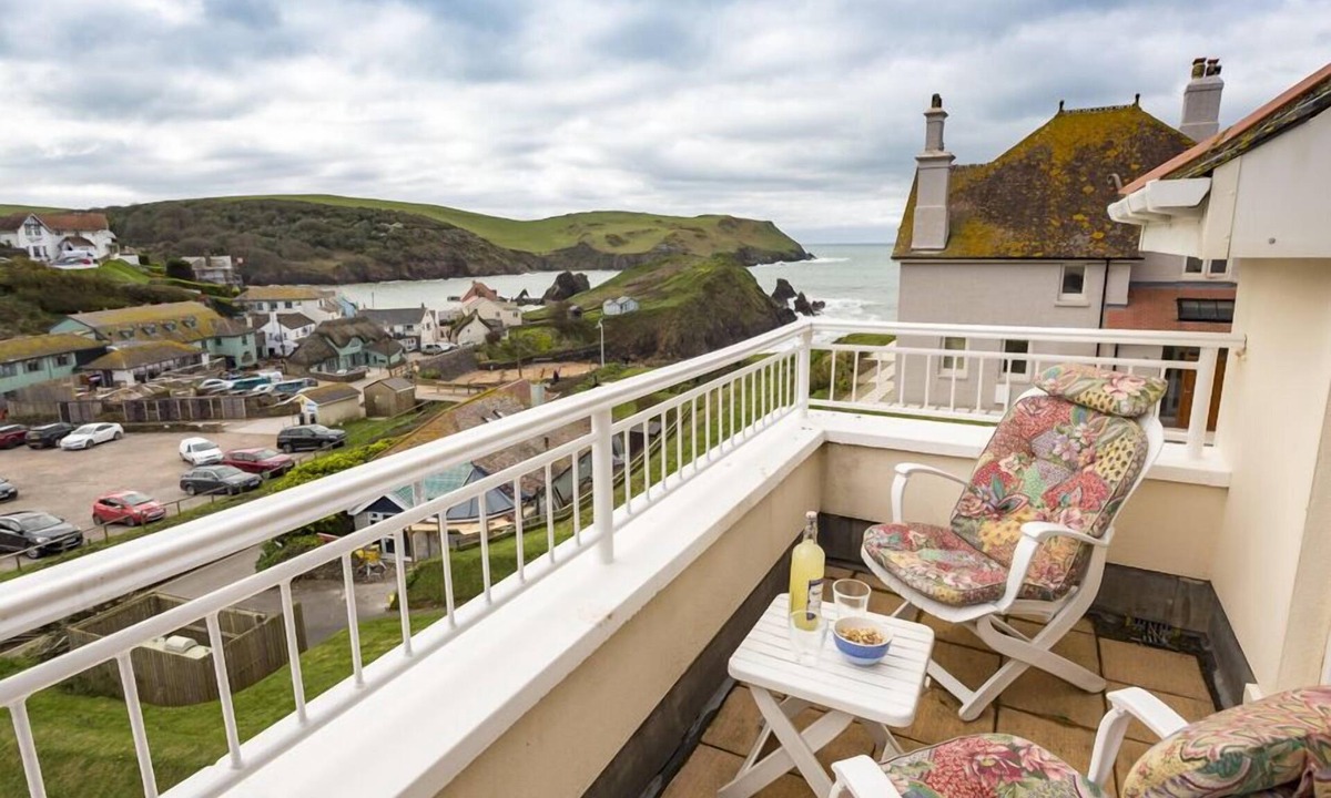 Chichester Court | Hope-Cove