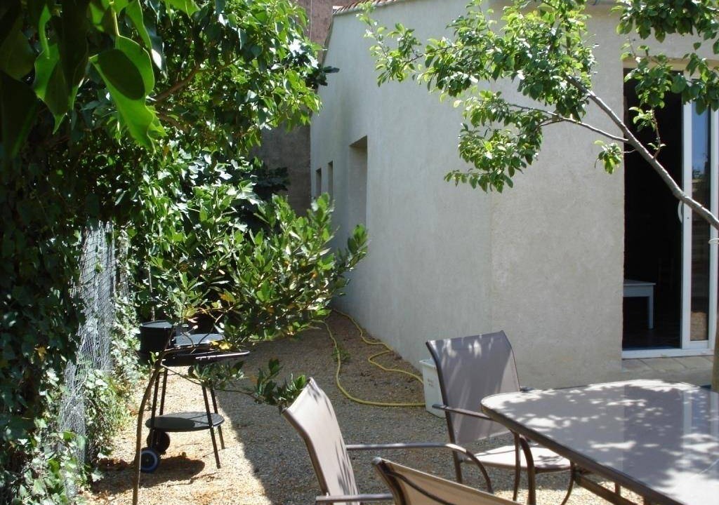 Holiday Shower Toilet | Roquefort-des-Corbieres