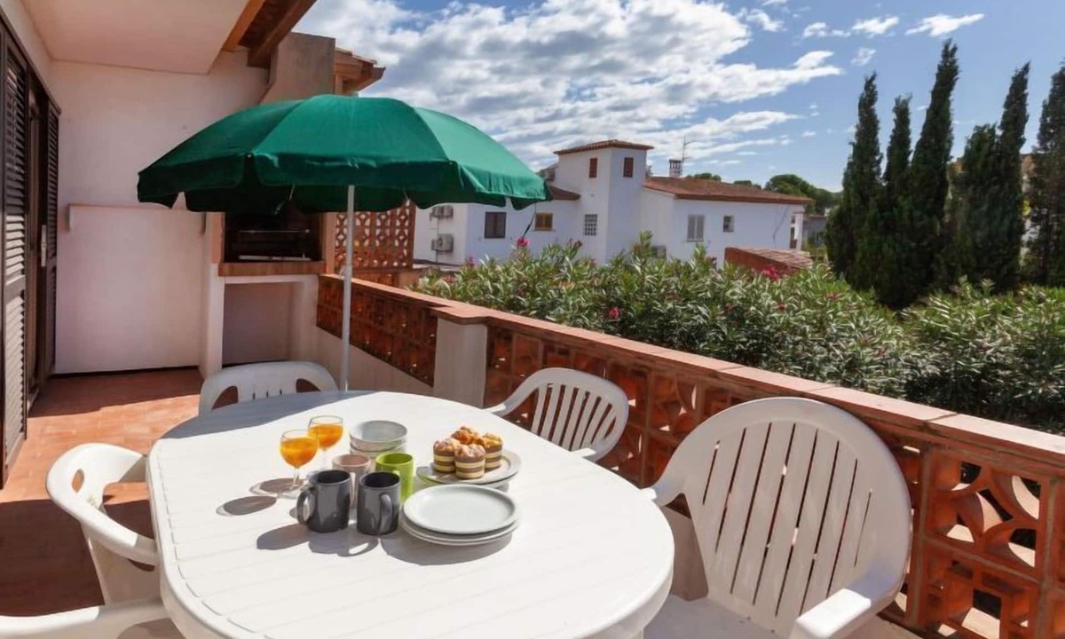 Adelfa Apt | L'Escala