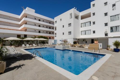 Apartamentos San Antonio Beach | San Antonio Bay