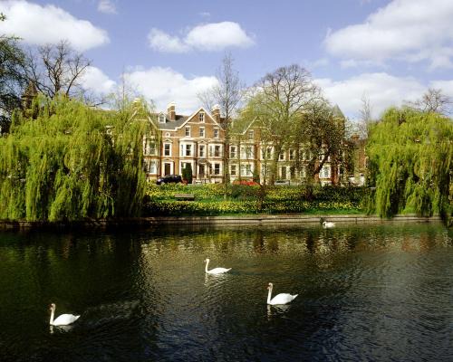 Arundel Hotel | Arbury