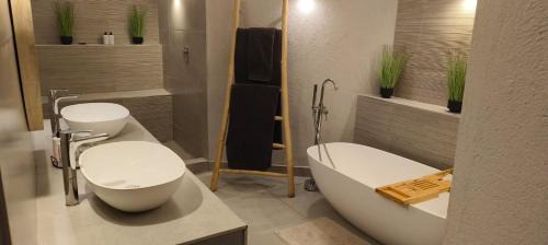 Bambuu Lakeside Lodge | Ligfontein