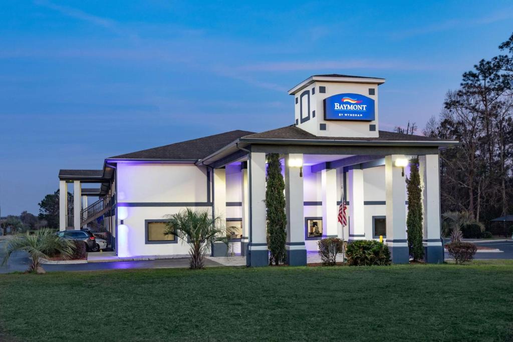 Baymont | Midway