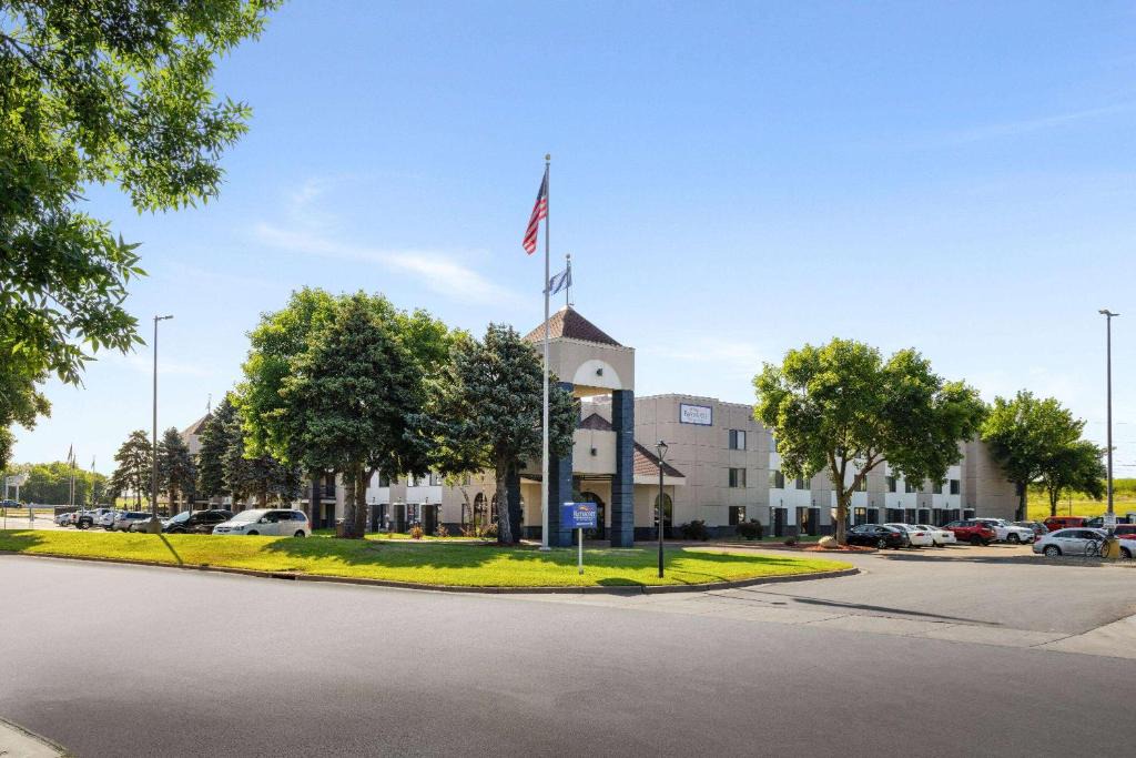 Baymont | Shakopee