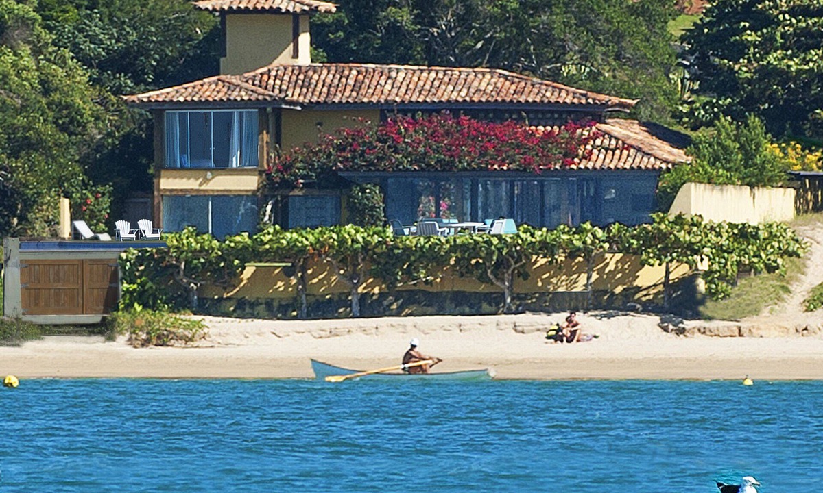The Edge Of Beach | Village da Ferradura