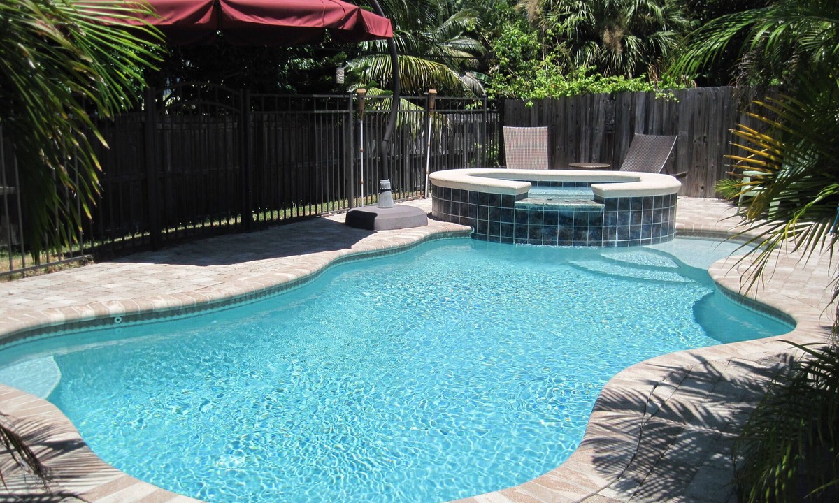 Beach Saltwater | Beach Club Colony