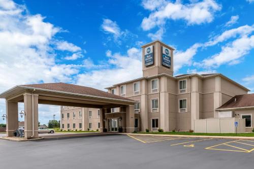 Legacy Inn Beloit | South Beloit