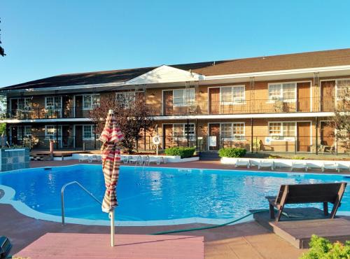 Budget Host East Hotel | Riverhead