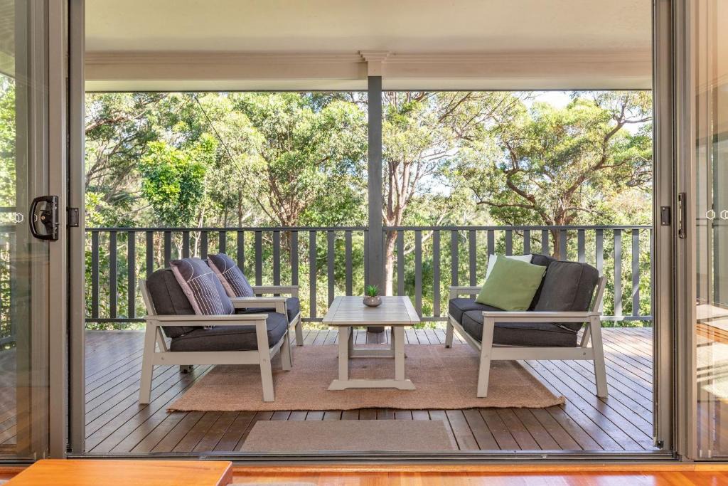 Bush Beach | Elizabeth Beach