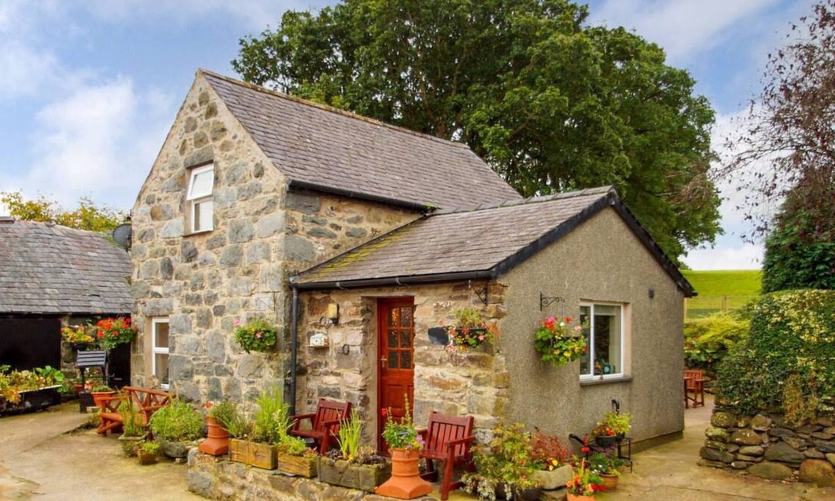 Bwthyn Conwy | Henryd