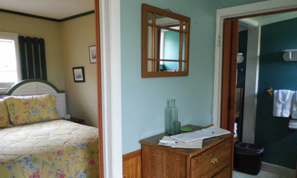 Creek Inn | Otter Creek