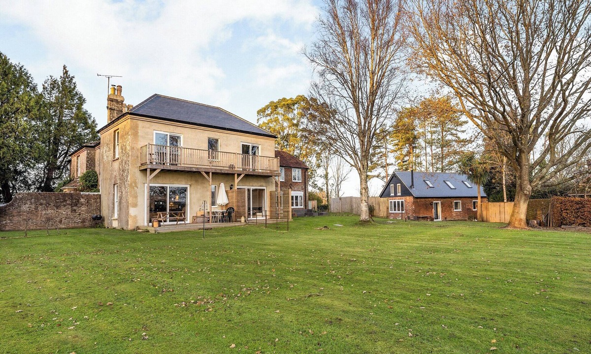 Accommodation Battle | Battle