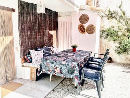 Bedrooms Enclosed Garden At El Poyo Del Cid | El Poyo del Cid