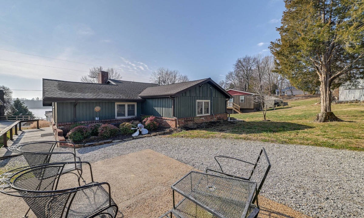 Charming Ohio River Water Porch | Cave-in-Rock