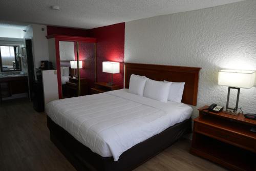 Clarion Hotel Broken Arrow Tulsa | Broken Arrow