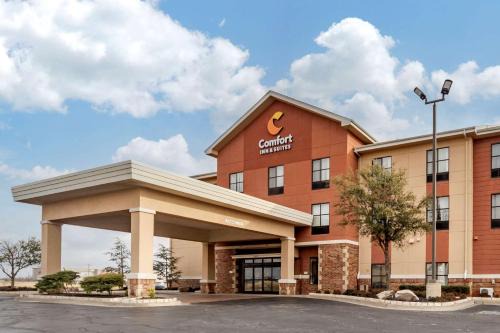 Comfort Inn Suites North | Shawnee