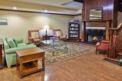 Country Inn | Hiram