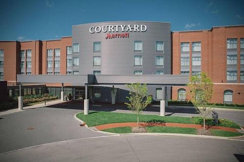 Courtyard | Grandview Heights