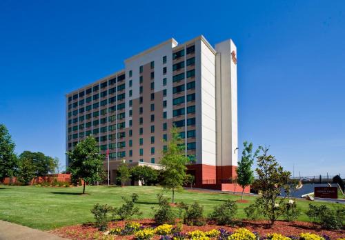 Holiday Inn Express Hotel Memphis Southwind Ihg | Pinch District