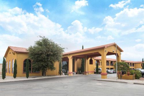 Days Inn | Carlsbad