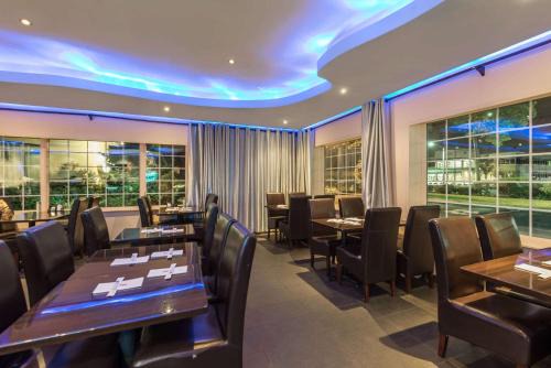 Days Inn | Hicksville