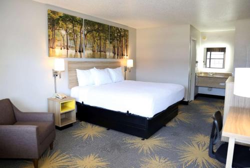 Days Inn | Monroe