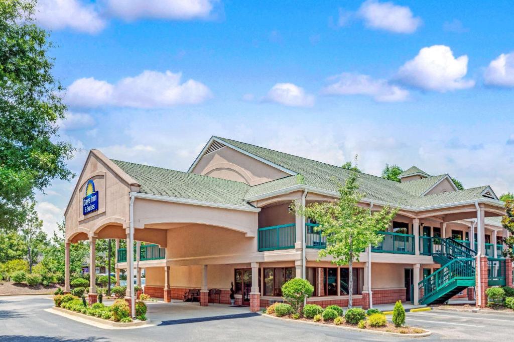 Days Inn | Peachtree City