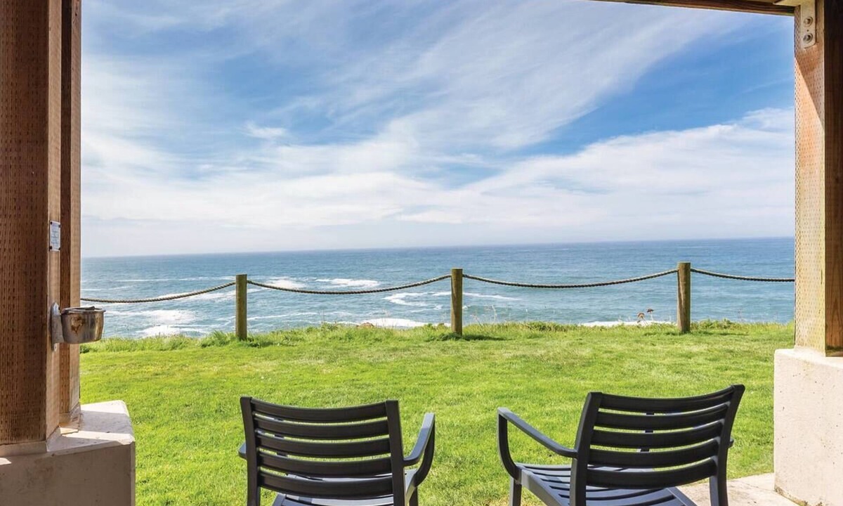 Depoe Bay Twin | Depoe Bay