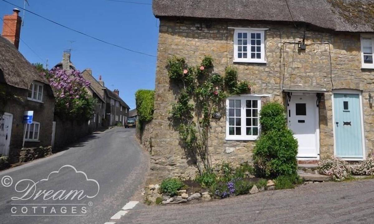 Dormouse Cottage | Burton Bradstock