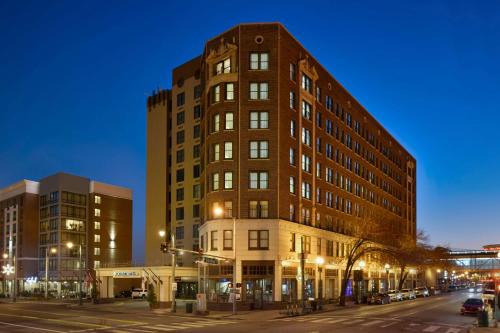 Doubletree | Downtown Memphis