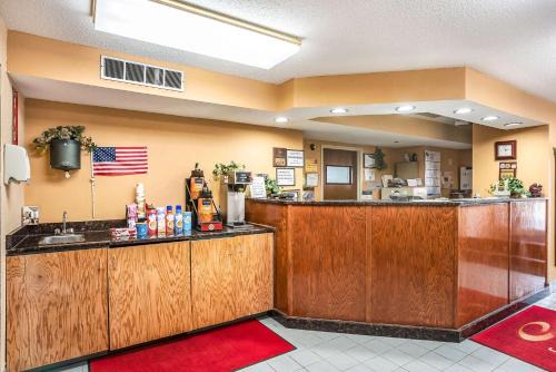 Econo Lodge Princeton | Princeton