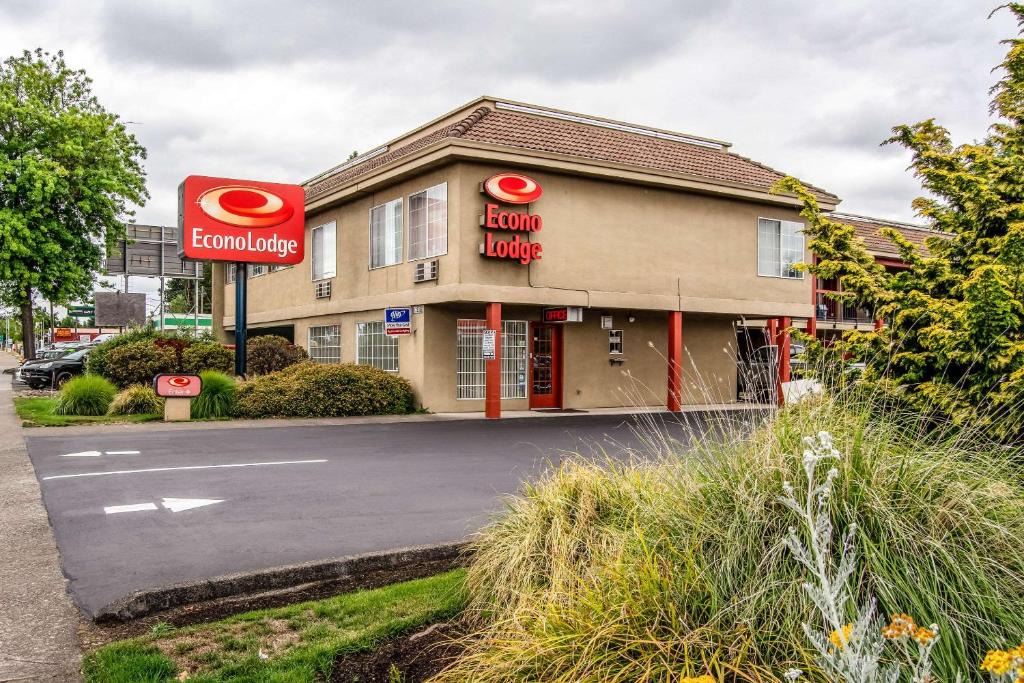 Travelodge | Jennings Lodge