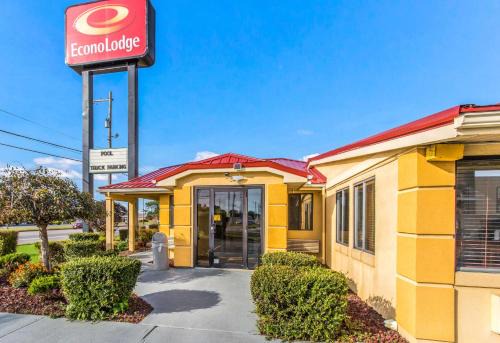 Econo Lodge Norwalk | Norwalk