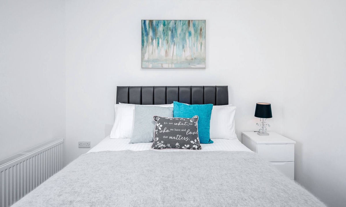 Knightsbridge | Uxbridge South
