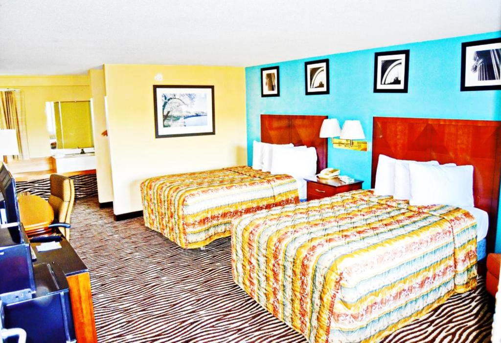 Flagship Inn | Groton