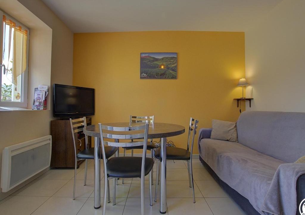 Gîte Tossiat Pièces Personnes | Tossiat