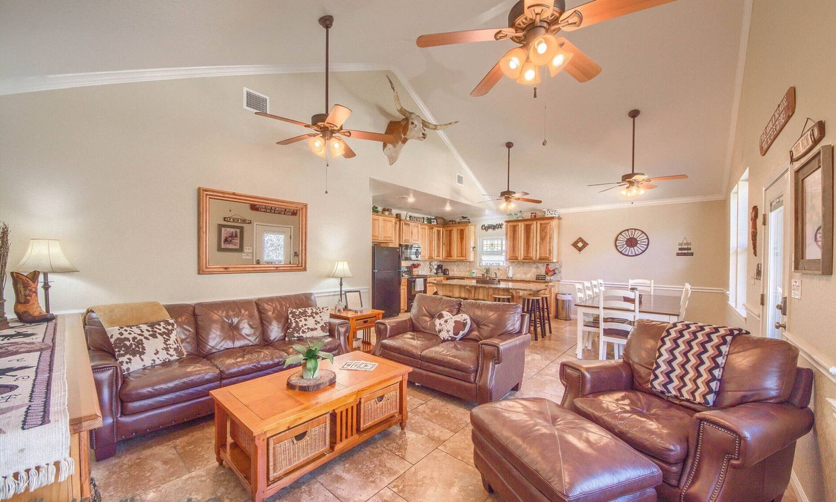 Lodge | New Braunfels