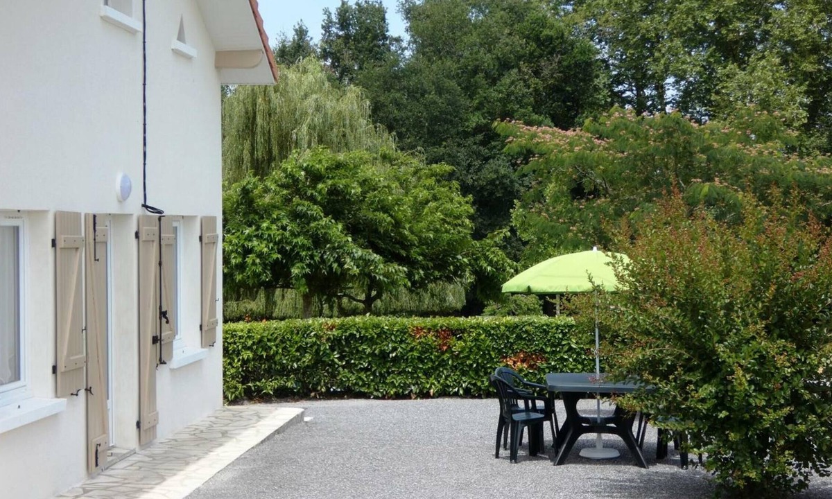 Persons | Angoume