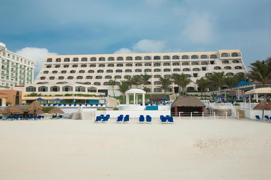 Golden Parnassus Resort All Adults | Zona Hotelera