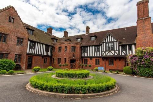 Hogarths Stone Manor | Kidderminster