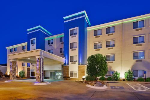 Holiday Inn Express Fremont Hotel | Fremont