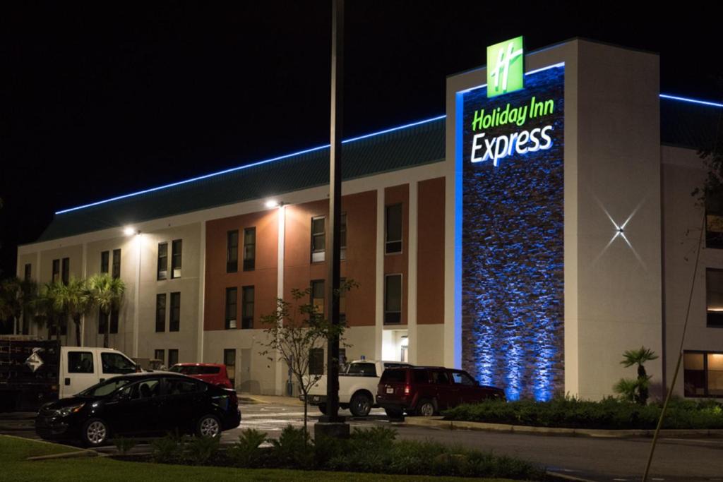 Holiday Inn Express Point Ihg Hotel | Kreole