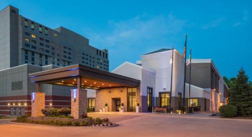 Holiday Inn Express Springfield Ihg Hotel | Springfield