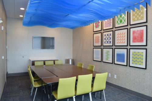 Holiday Inn Express Hotel Concord Ihg | University Place