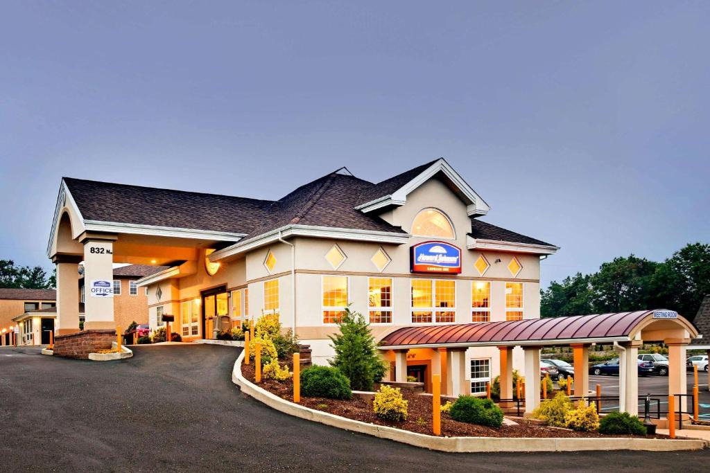 Howard Johnson | Grenloch