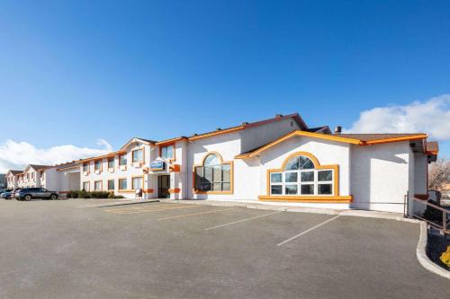 Howard Johnson | Williams