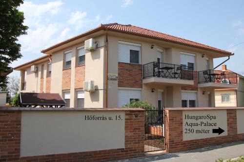 Imola És Andrea Apartmanház | Hajduszoboszlo