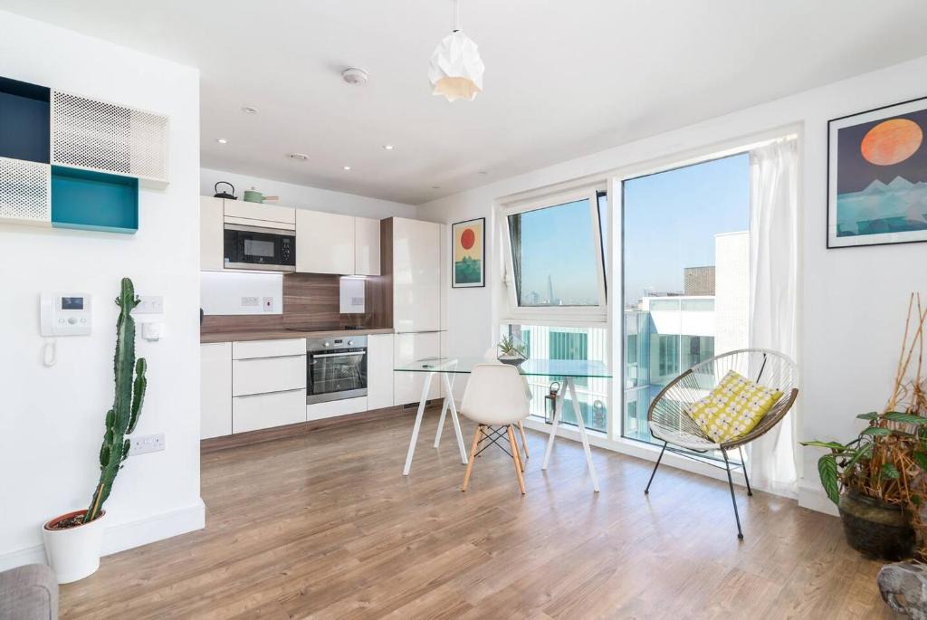 The Lambeth Terrace | Evelyn
